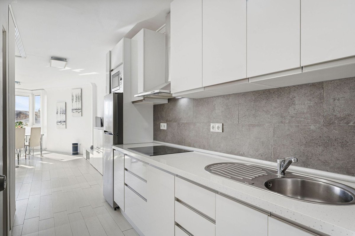 1 Bed Middle Floor Studio in Calahonda