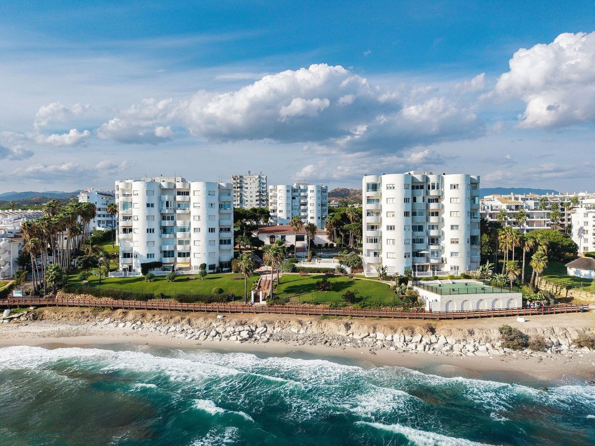 1 Bed Middle Floor Studio in Calahonda