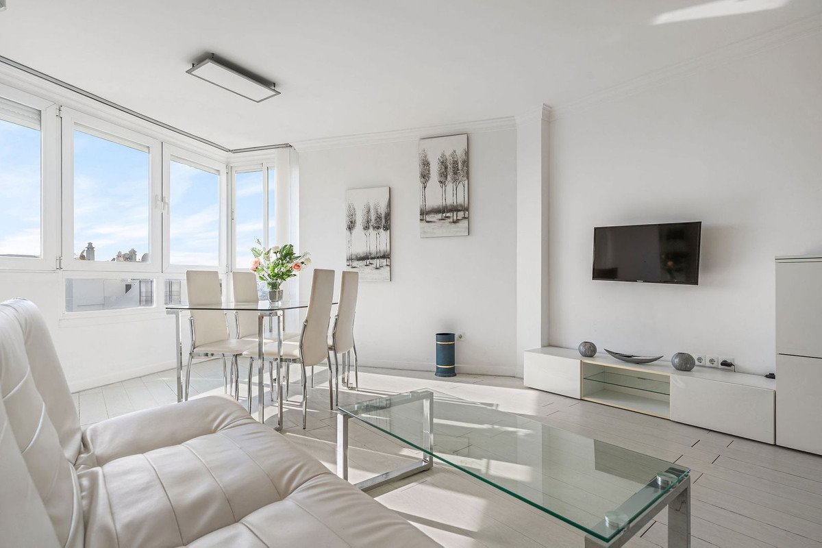 1 Bed Middle Floor Studio in Calahonda