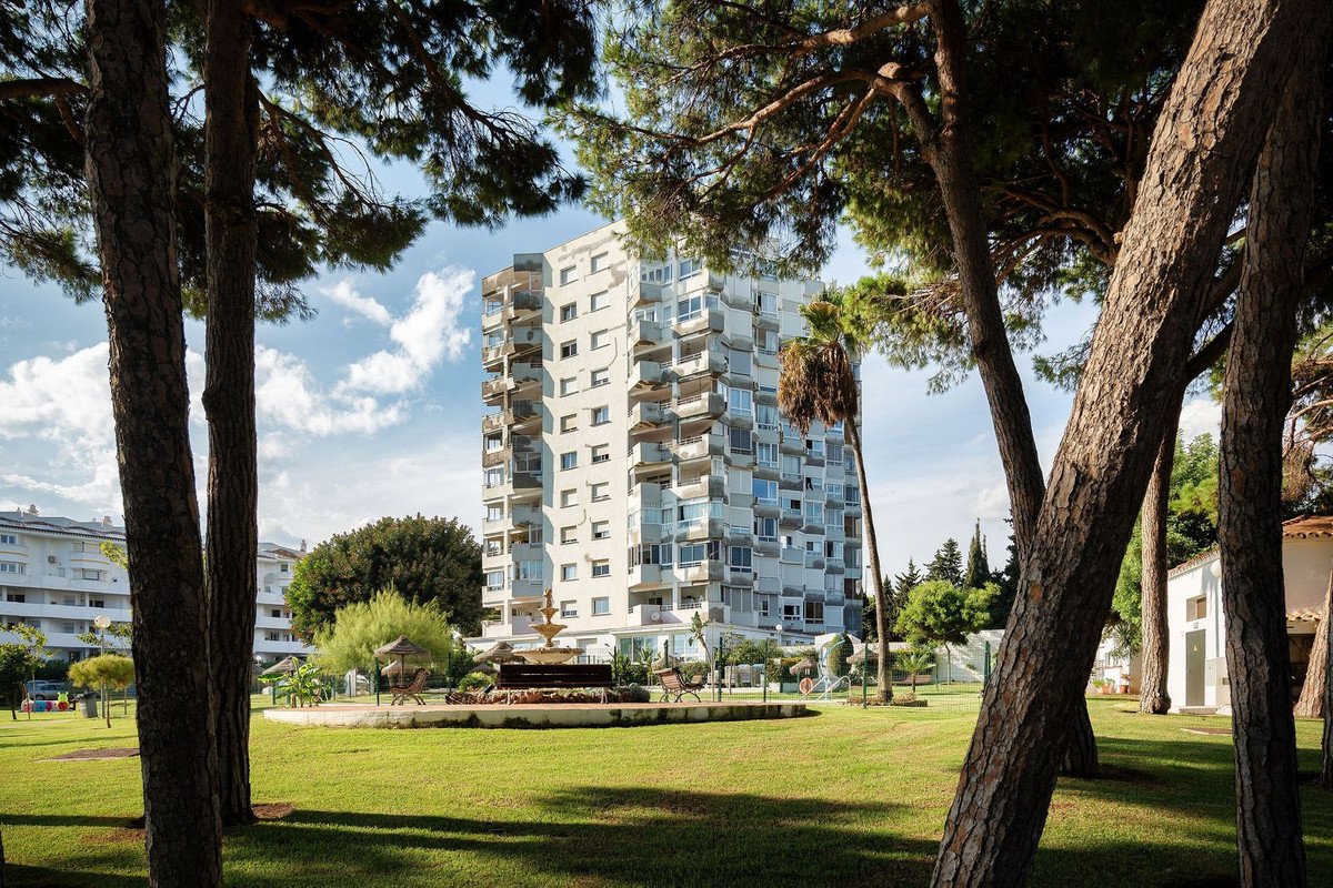 1 Bed Middle Floor Studio in Calahonda