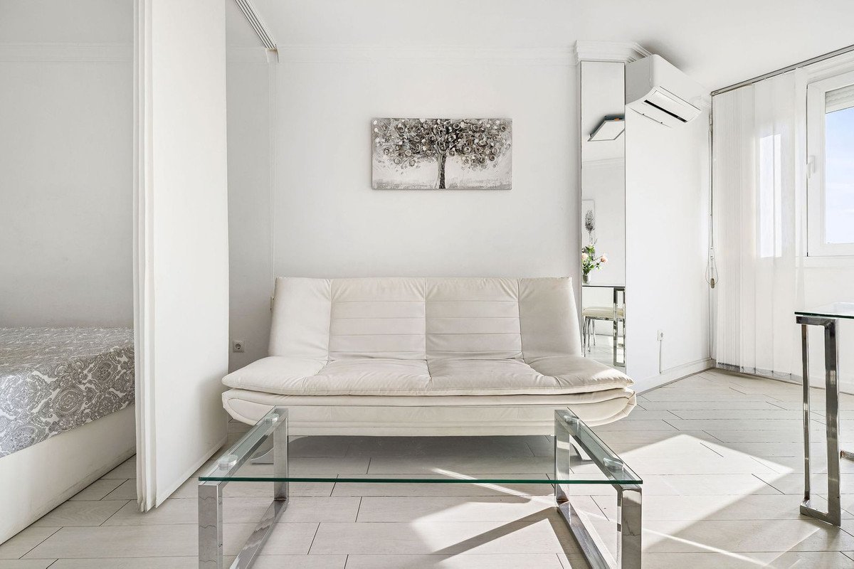 1 Bed Middle Floor Studio in Calahonda