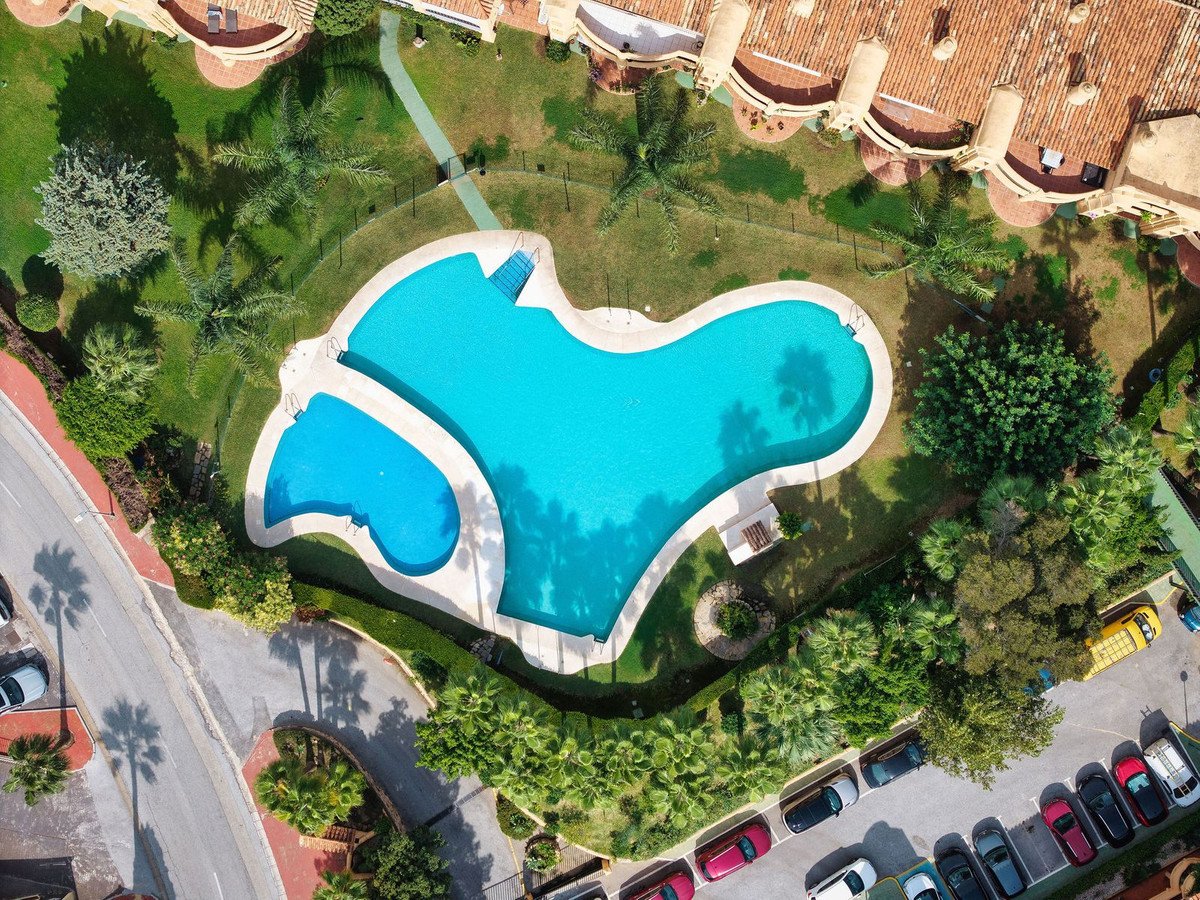 2 Bed Ground Floor Apartment in Calahonda