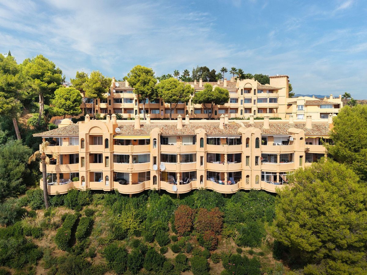 2 Bed Ground Floor Apartment in Calahonda