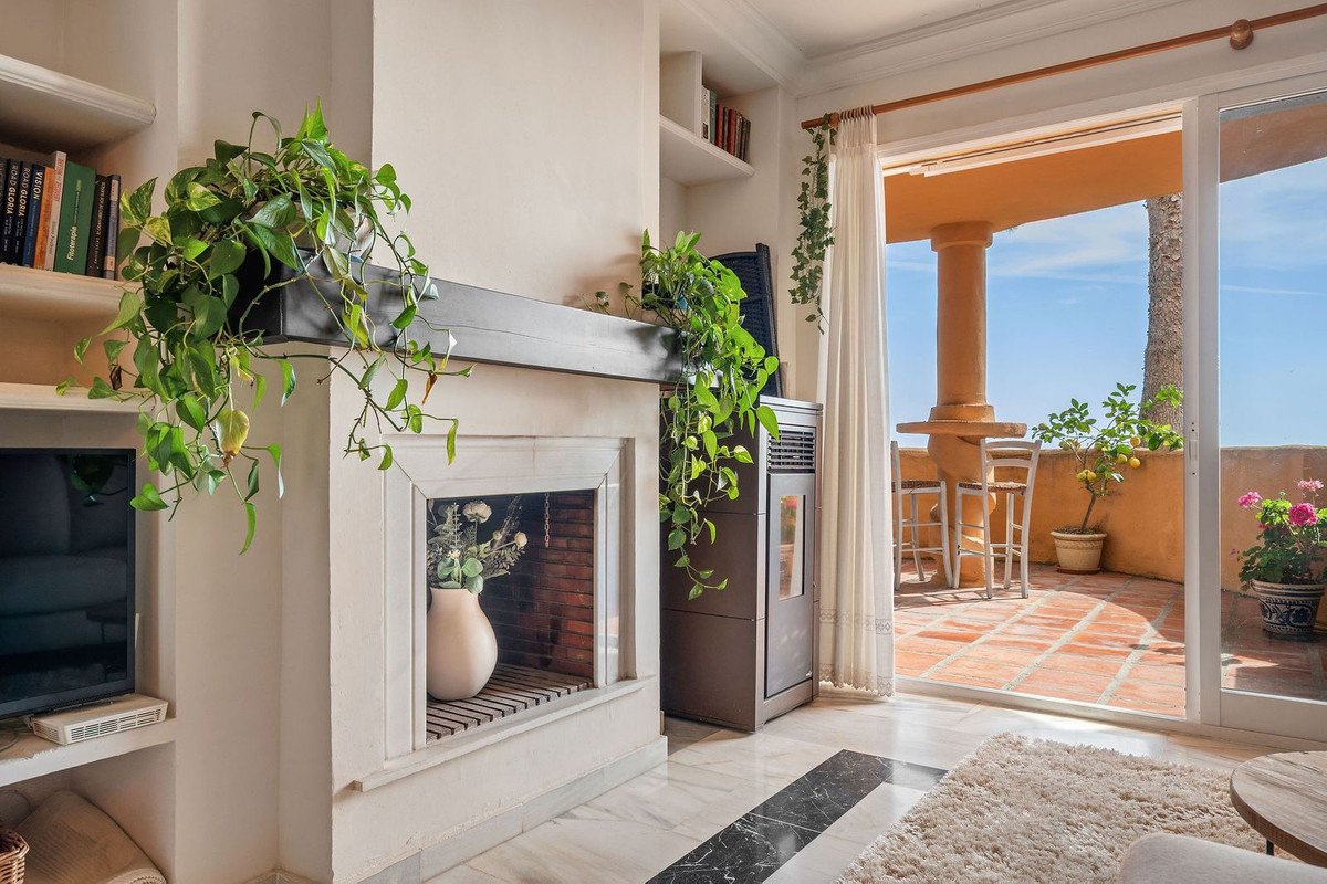 2 Bed Ground Floor Apartment in Calahonda