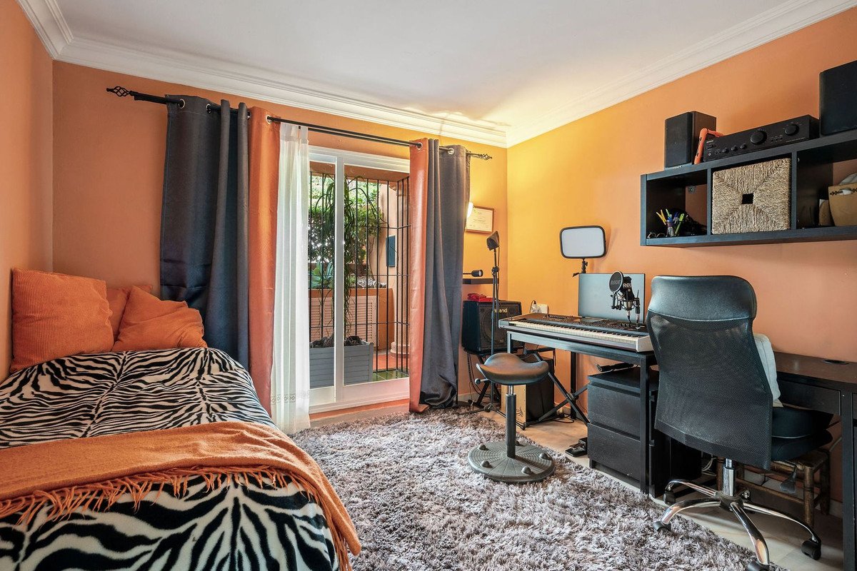 2 Bed Ground Floor Apartment in Calahonda