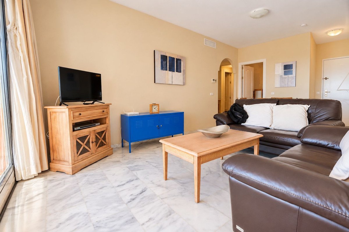 2 Bed Middle Floor Apartment in Reserva de Marbella