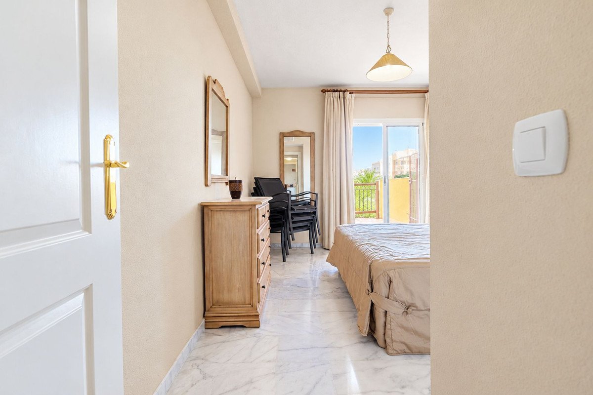 2 Bed Middle Floor Apartment in Reserva de Marbella