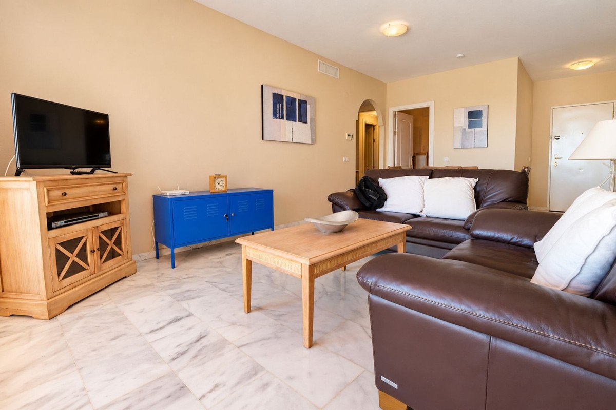 2 Bed Middle Floor Apartment in Reserva de Marbella