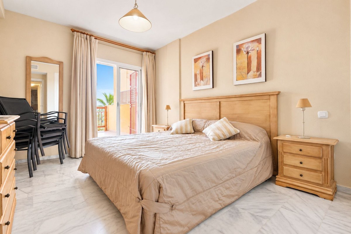 2 Bed Middle Floor Apartment in Reserva de Marbella