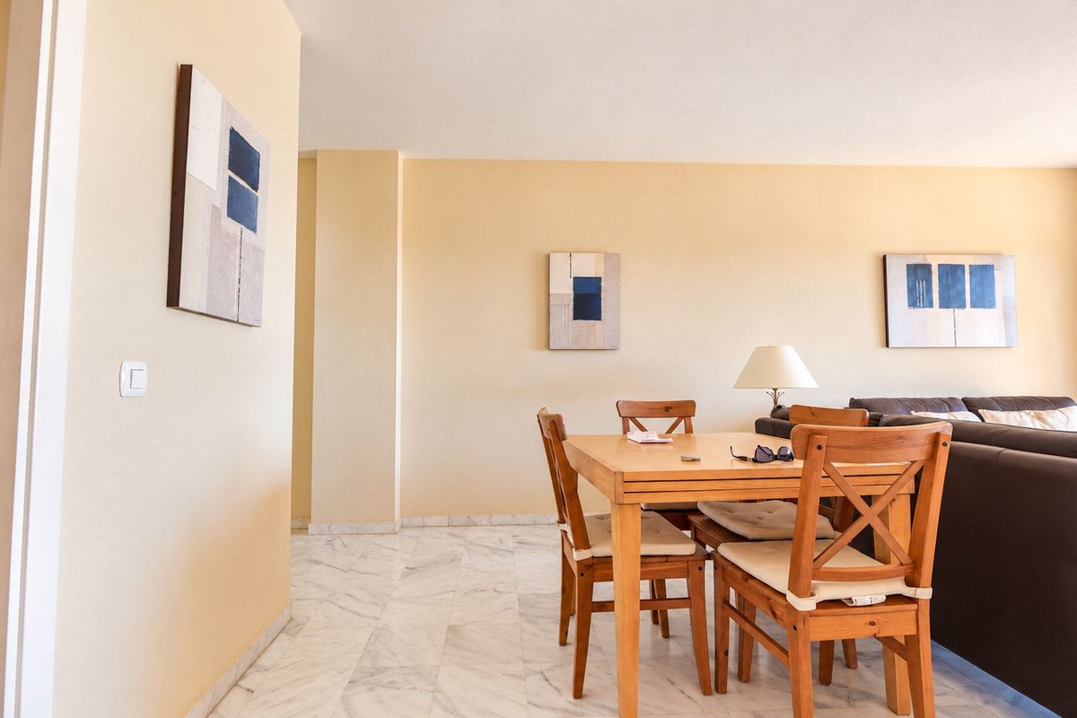 2 Bed Middle Floor Apartment in Reserva de Marbella