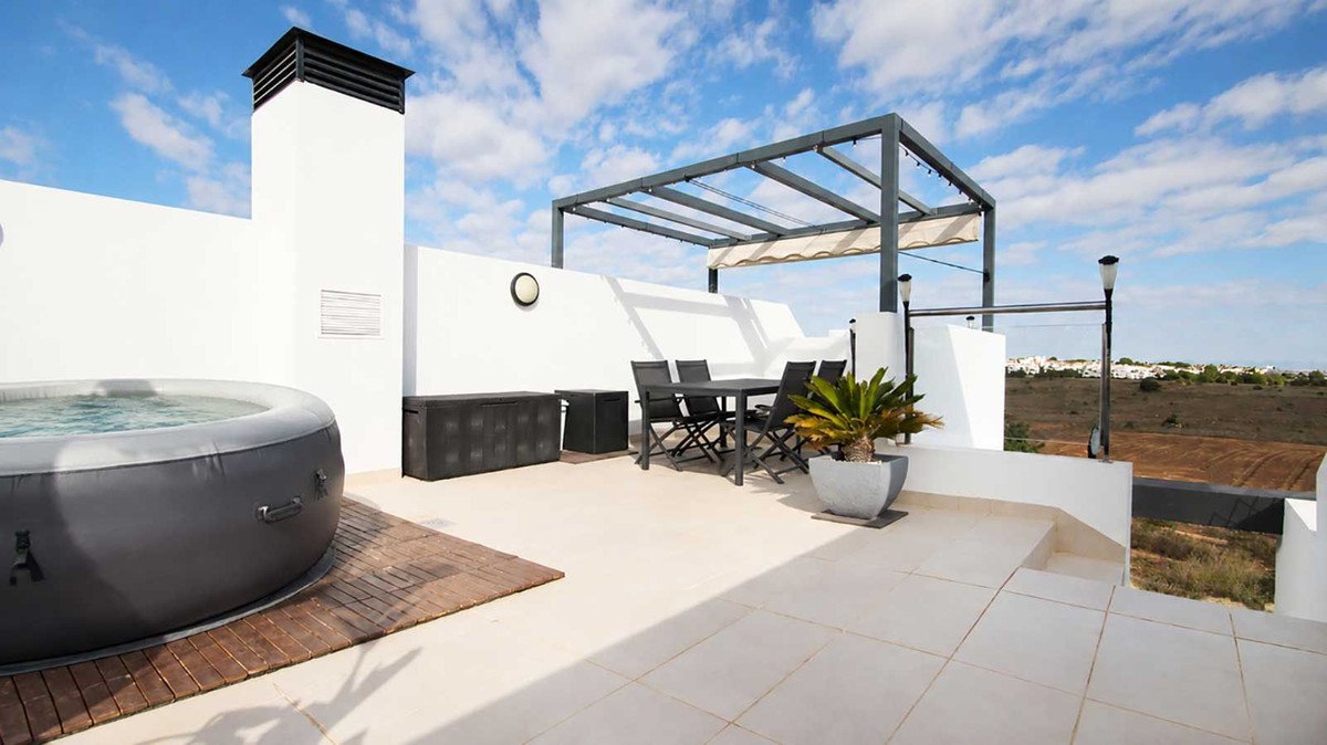 3 Bed Townhouse in Los Dolses
