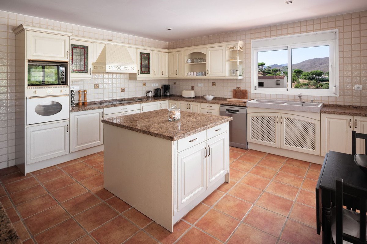 4 Bed Detached Villa in La Cala Golf