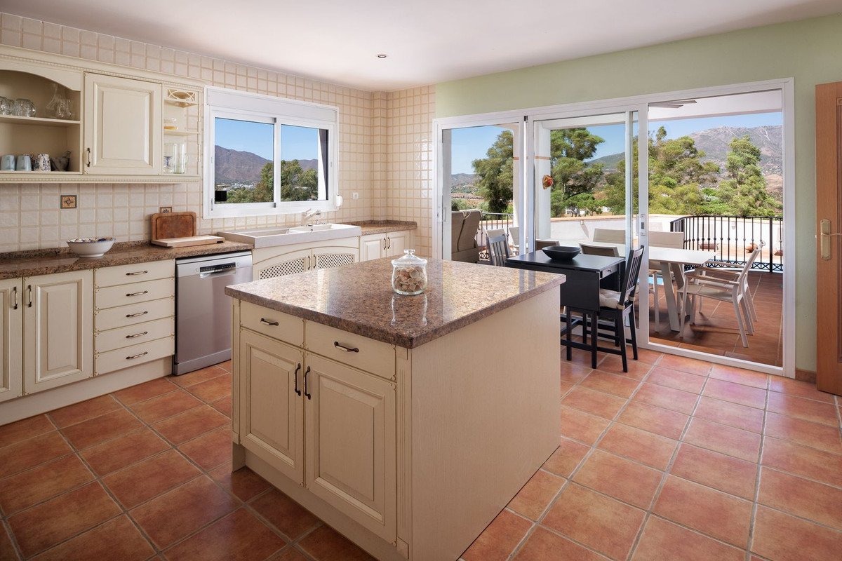 4 Bed Detached Villa in La Cala Golf