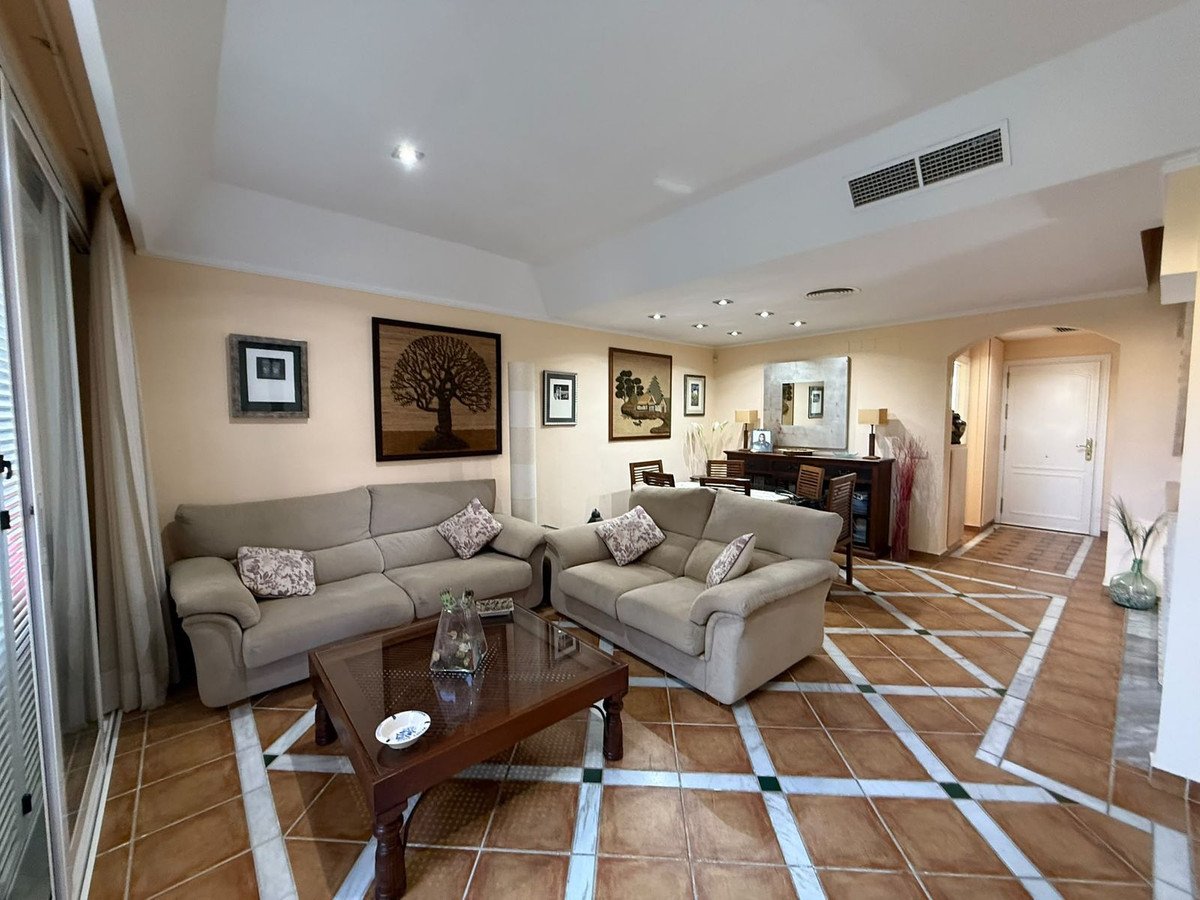 4 Bed Townhouse in Bahía de Marbella
