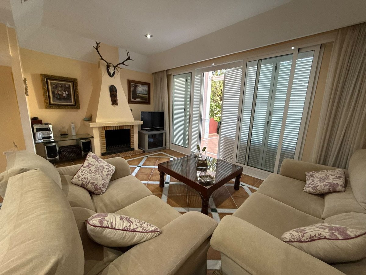 4 Bed Townhouse in Bahía de Marbella