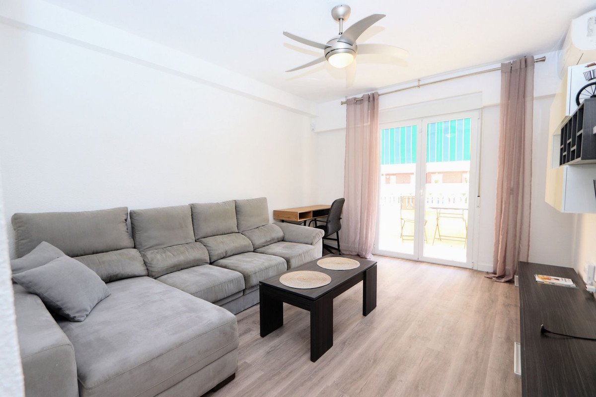 2 Bed Middle Floor Apartment in Punta Prima
