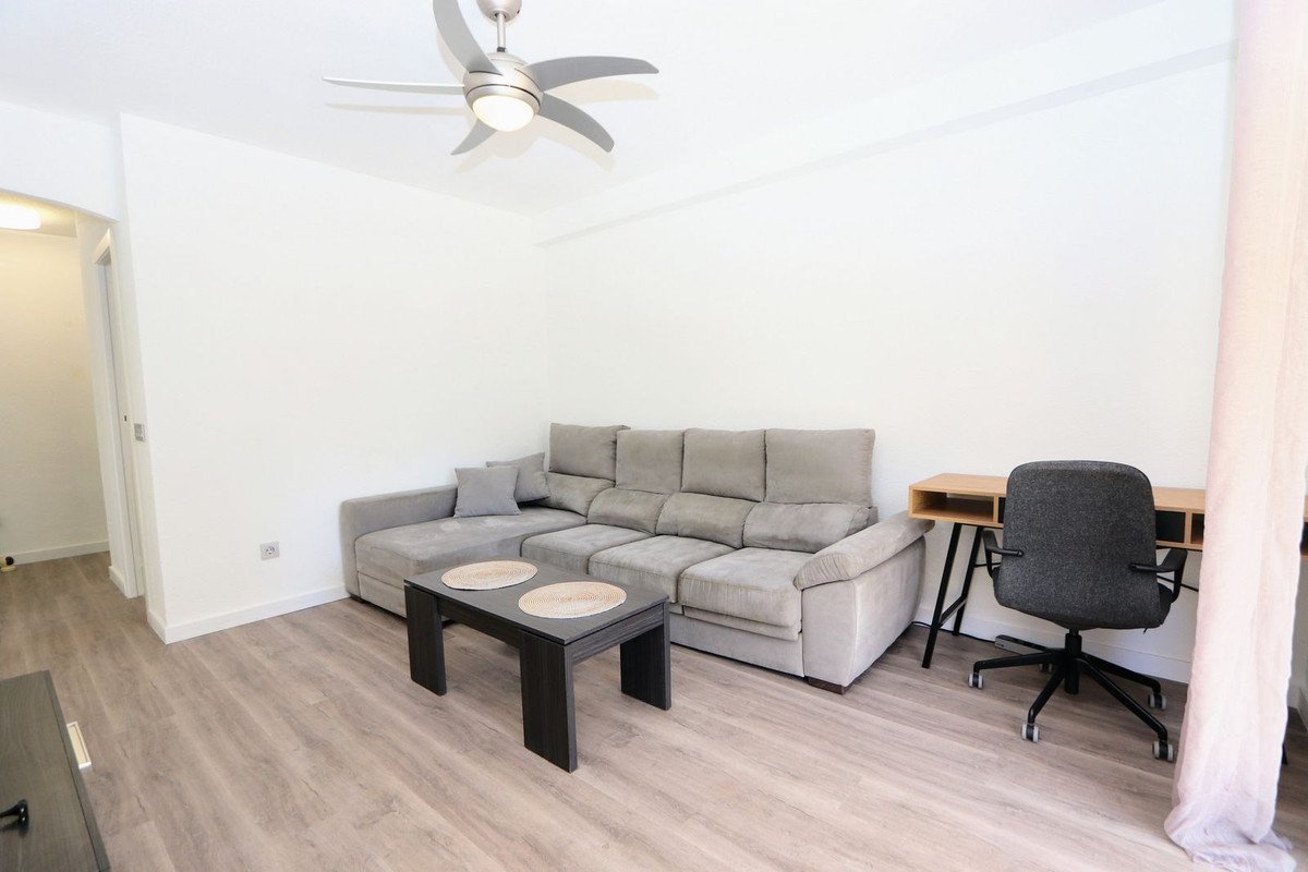 2 Bed Middle Floor Apartment in Punta Prima