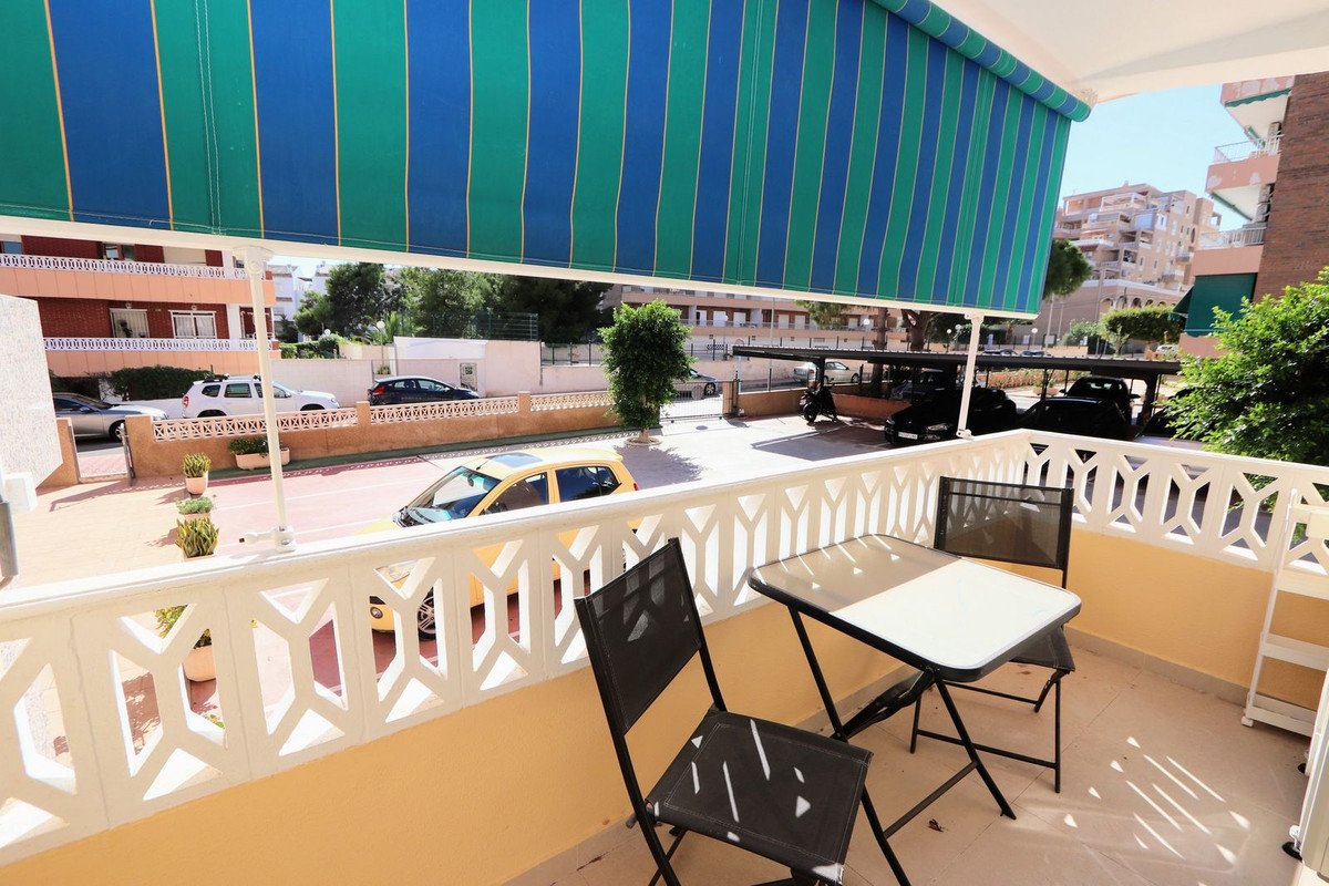 2 Bed Middle Floor Apartment in Punta Prima