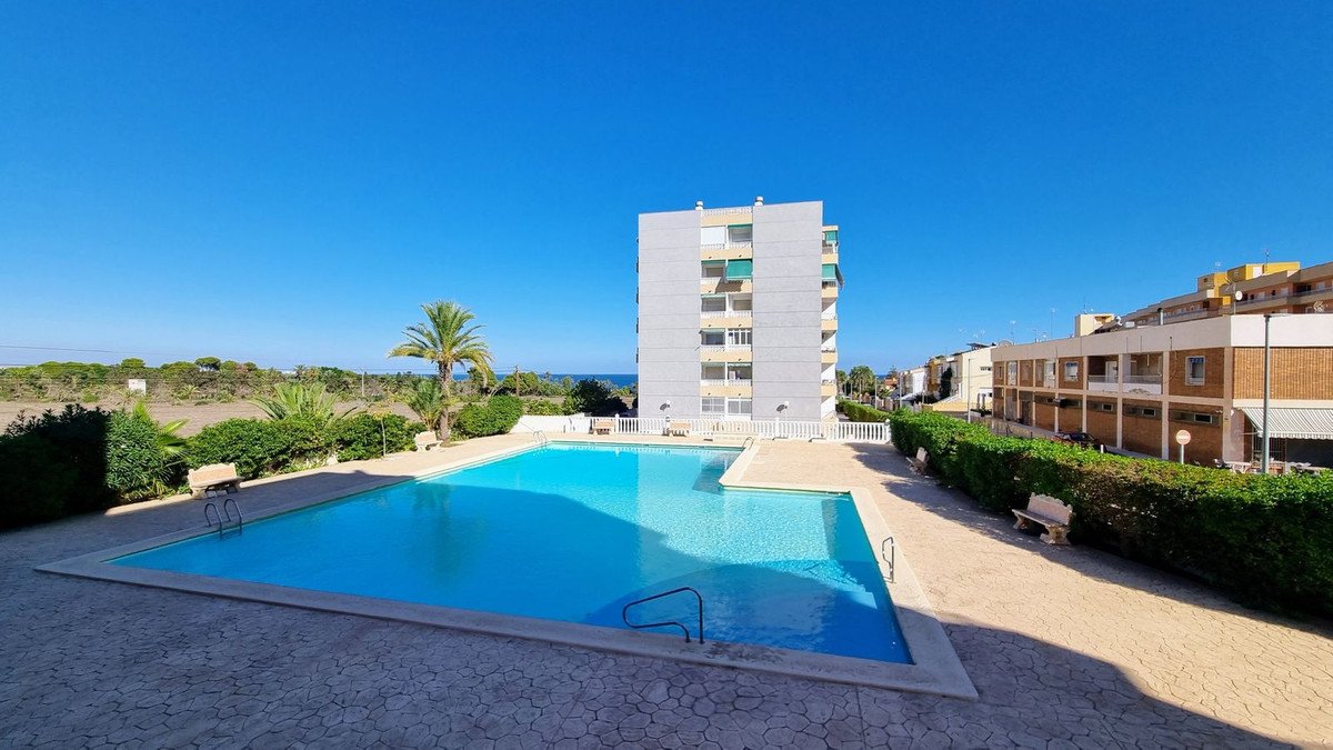 2 Bed Middle Floor Apartment in Punta Prima