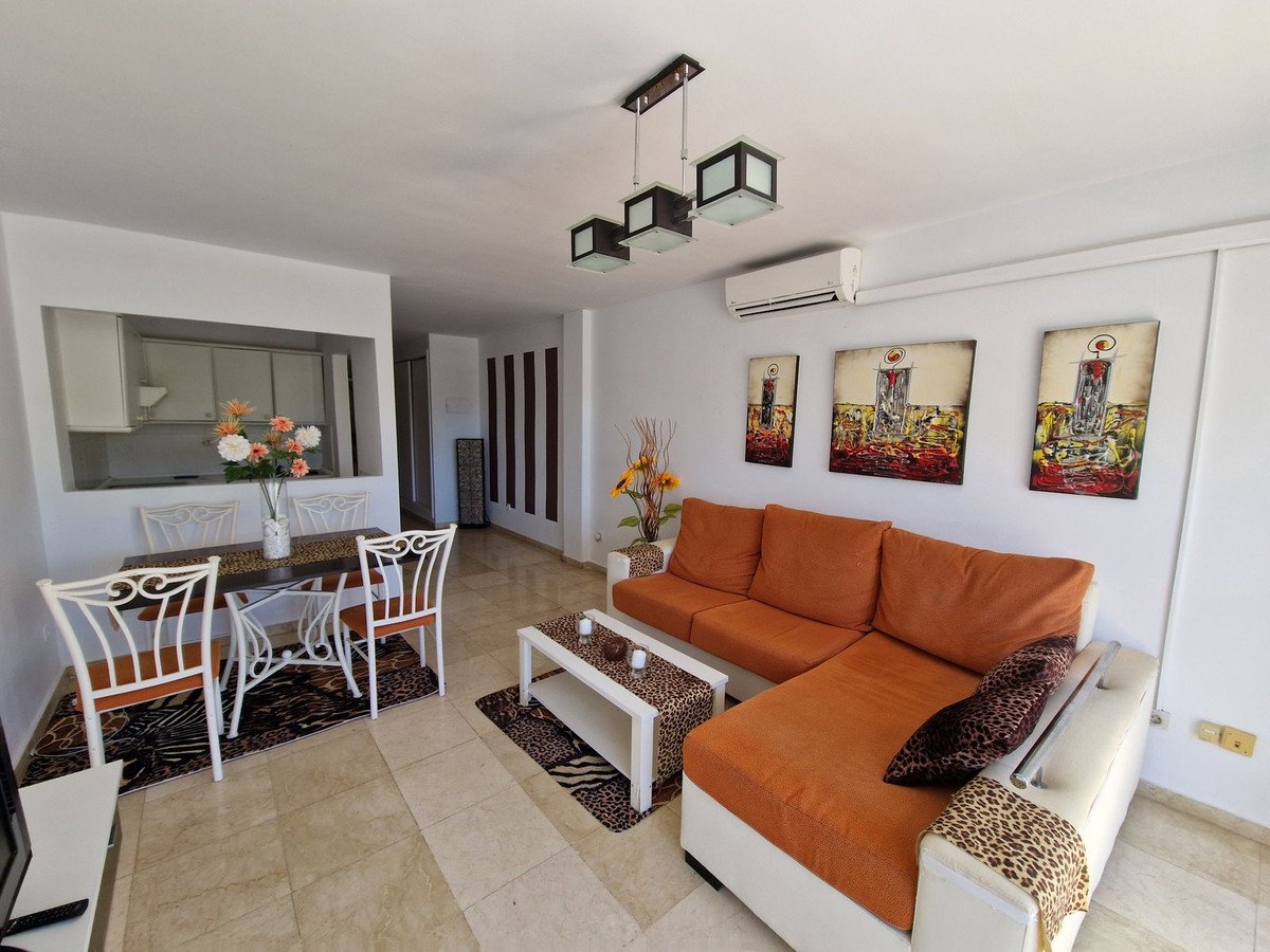 1 Bed Middle Floor Apartment in Nueva Andalucía