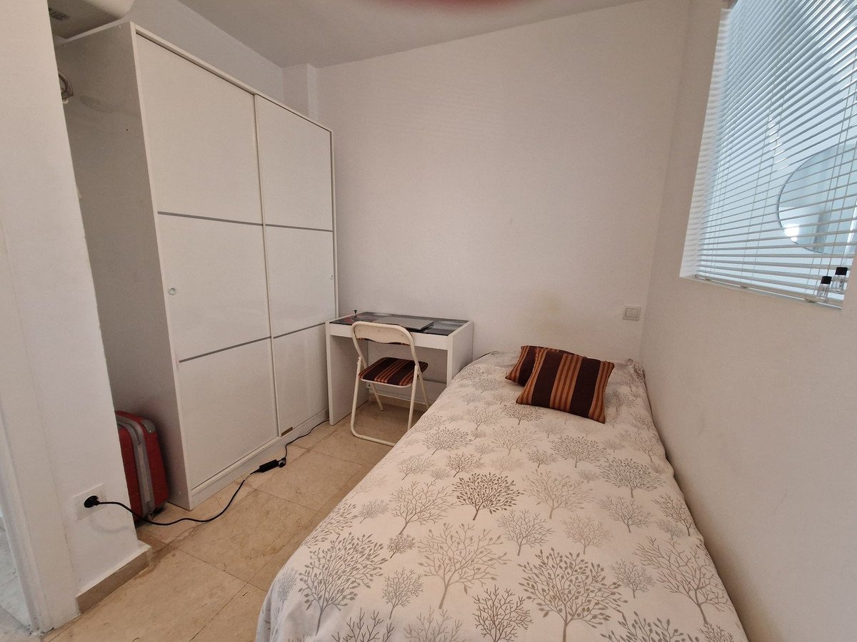 1 Bed Middle Floor Apartment in Nueva Andalucía