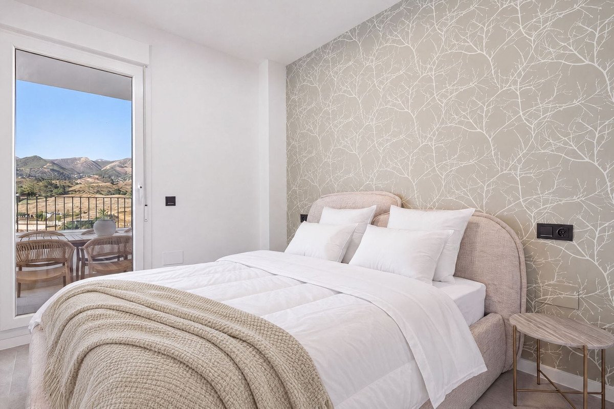 2 Bed Middle Floor Apartment in Los Pacos