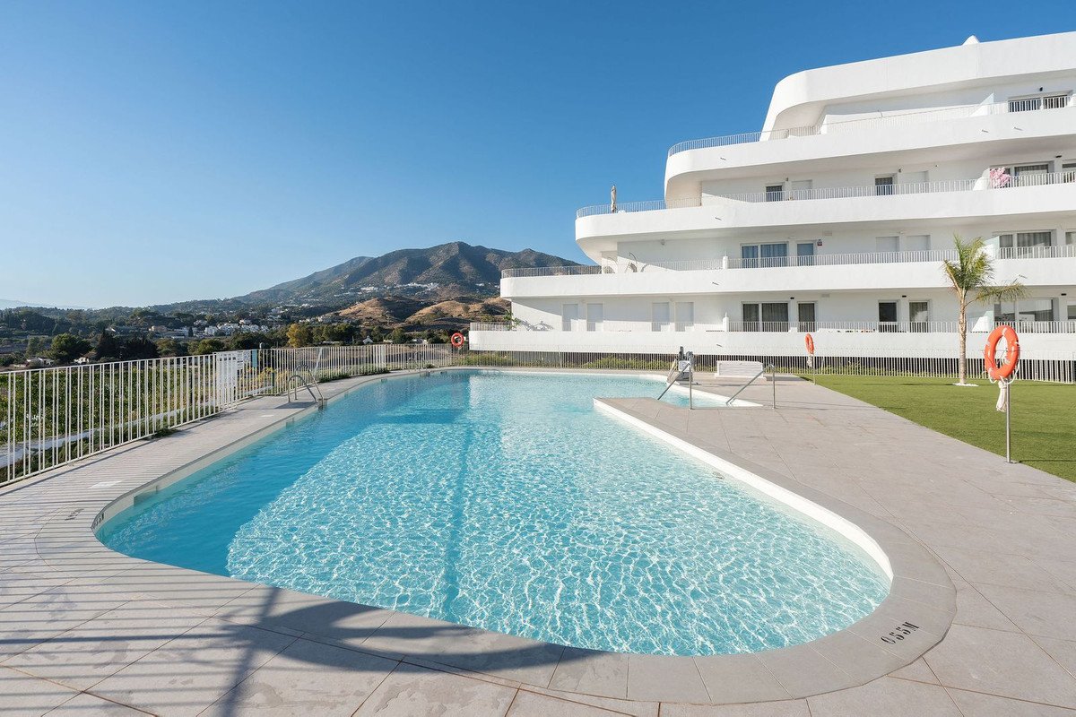 2 Bed Middle Floor Apartment in Los Pacos