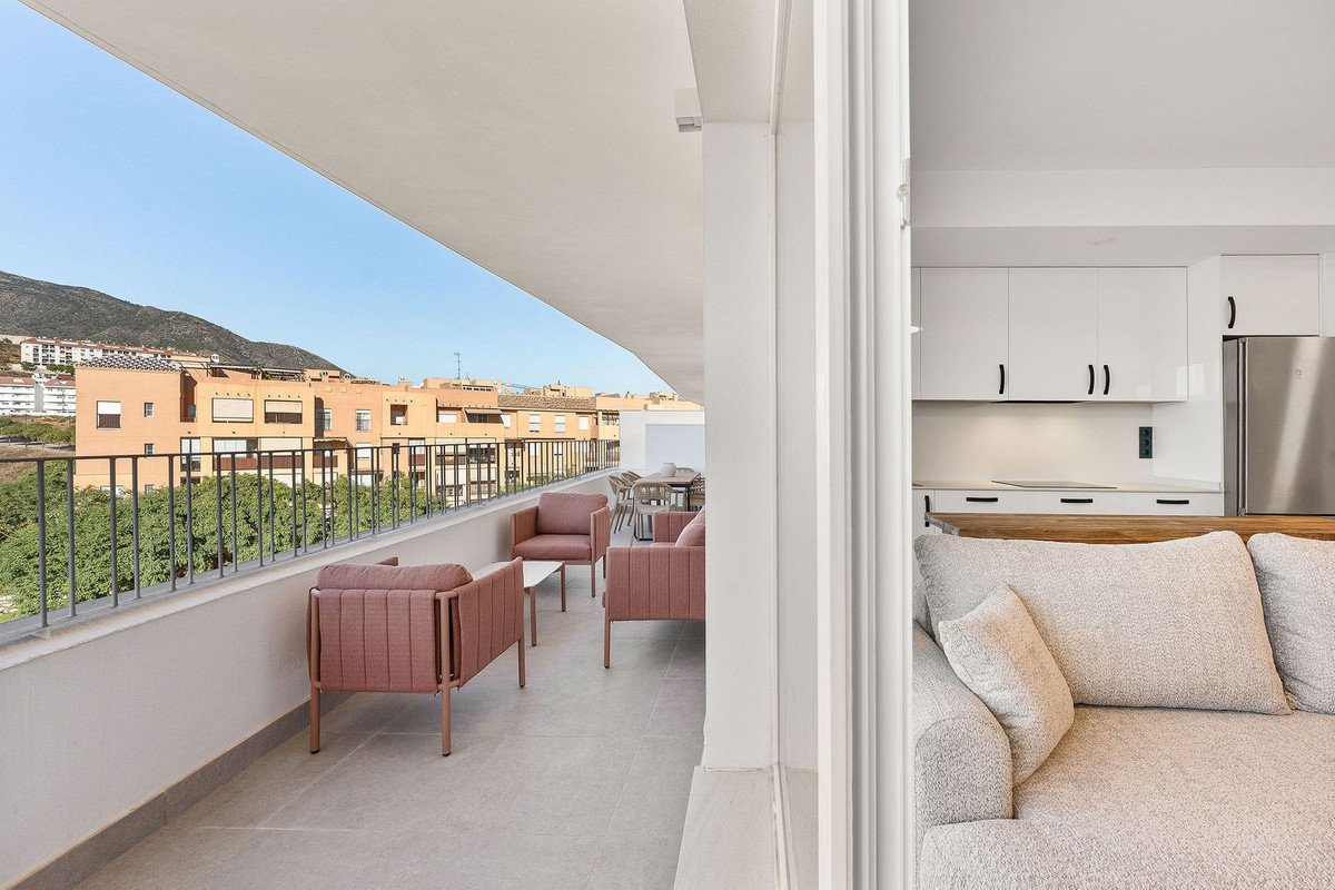2 Bed Middle Floor Apartment in Los Pacos
