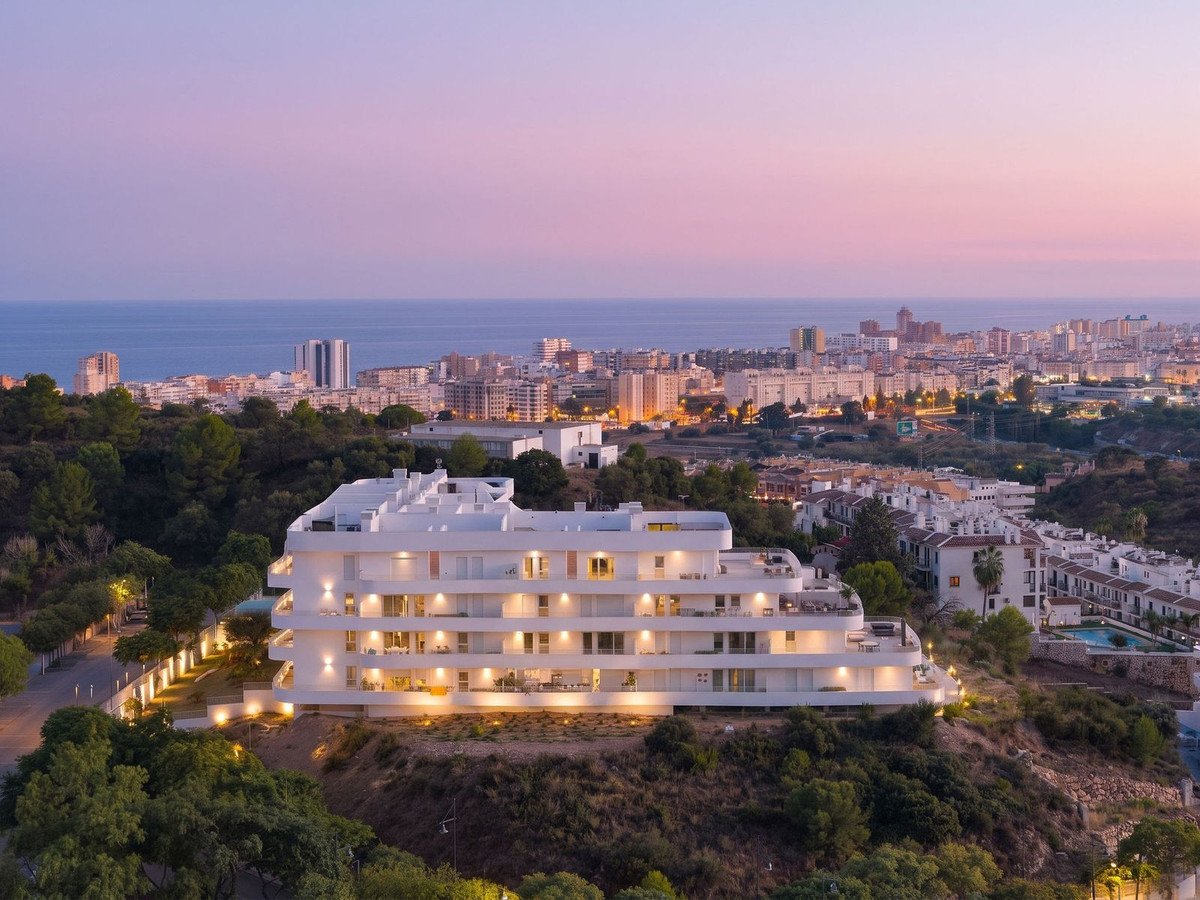 2 Bed Middle Floor Apartment in Los Pacos