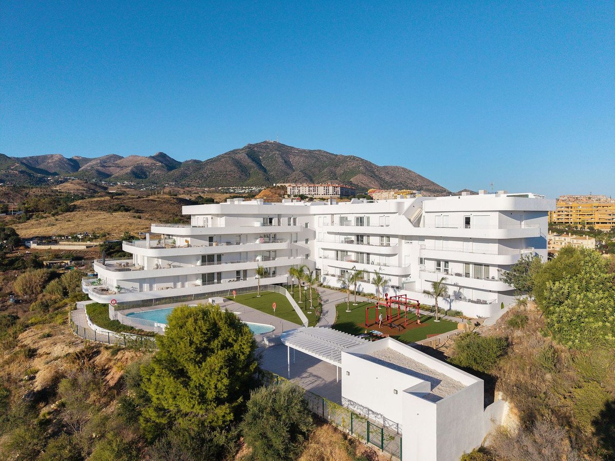 2 Bed Middle Floor Apartment in Los Pacos