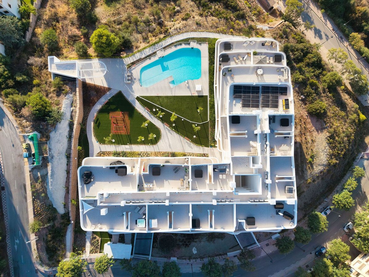 2 Bed Middle Floor Apartment in Los Pacos