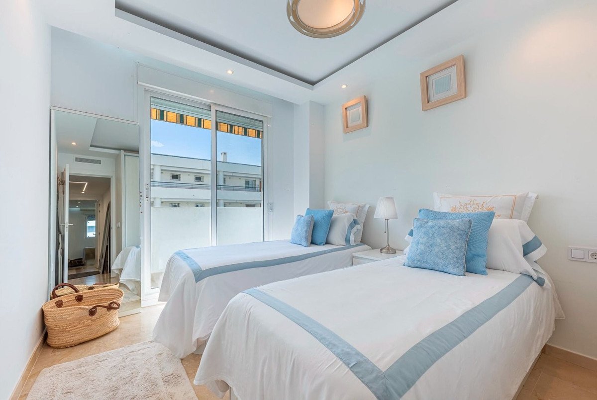 3 Bed Middle Floor Apartment in Guadalmina Alta