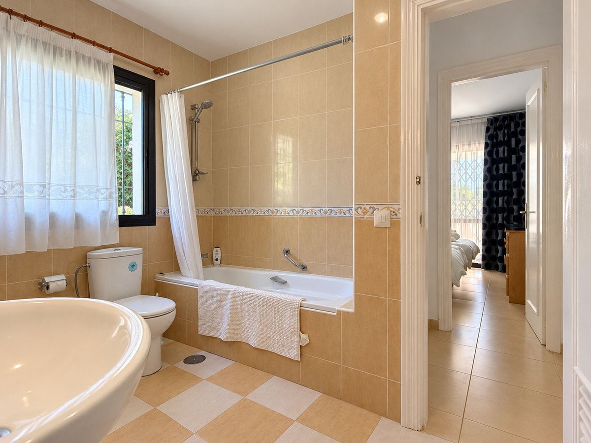 3 Bed Detached Villa in Calahonda