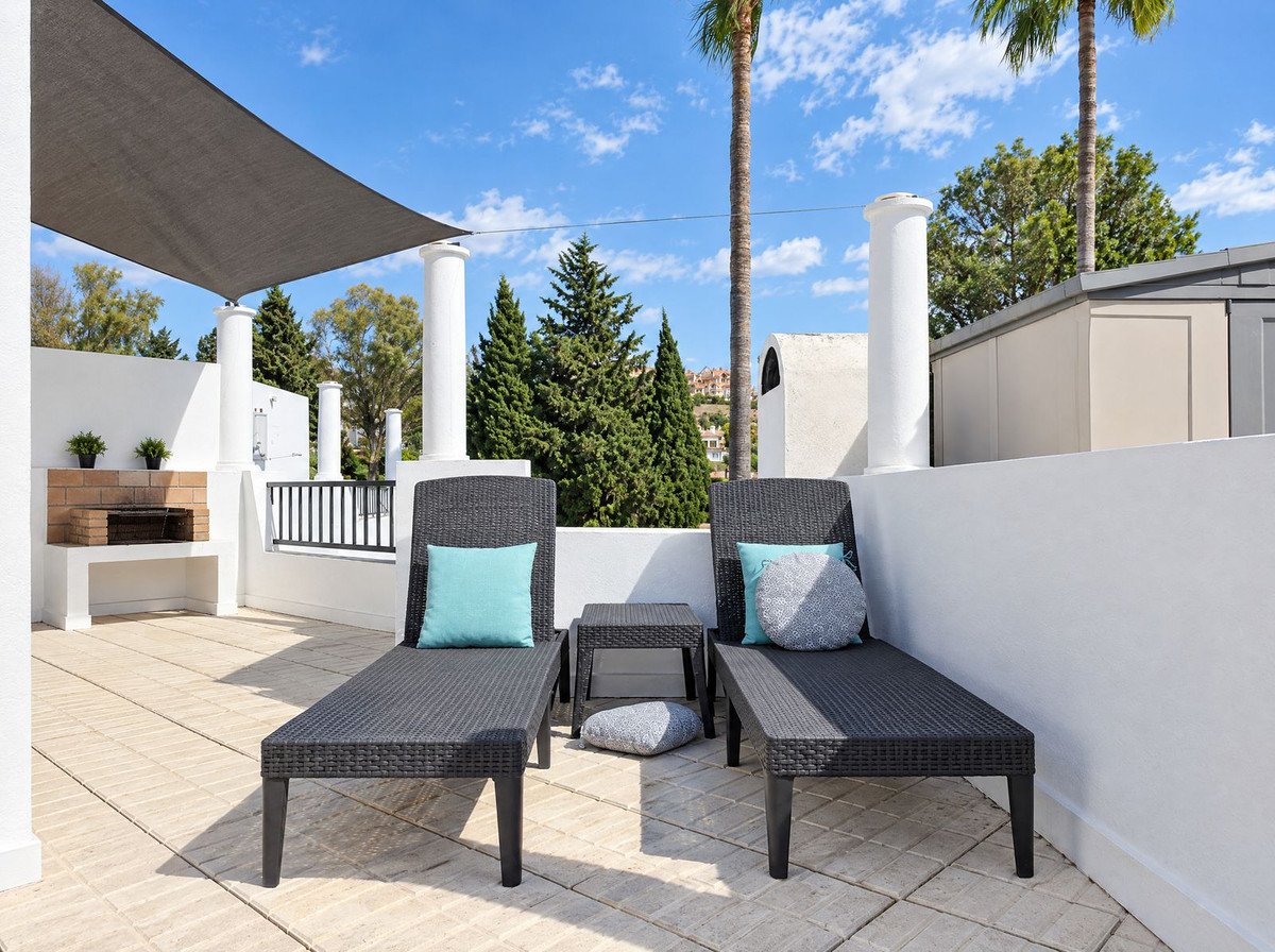 4 Bed Semi-Detached House in Nueva Andalucía