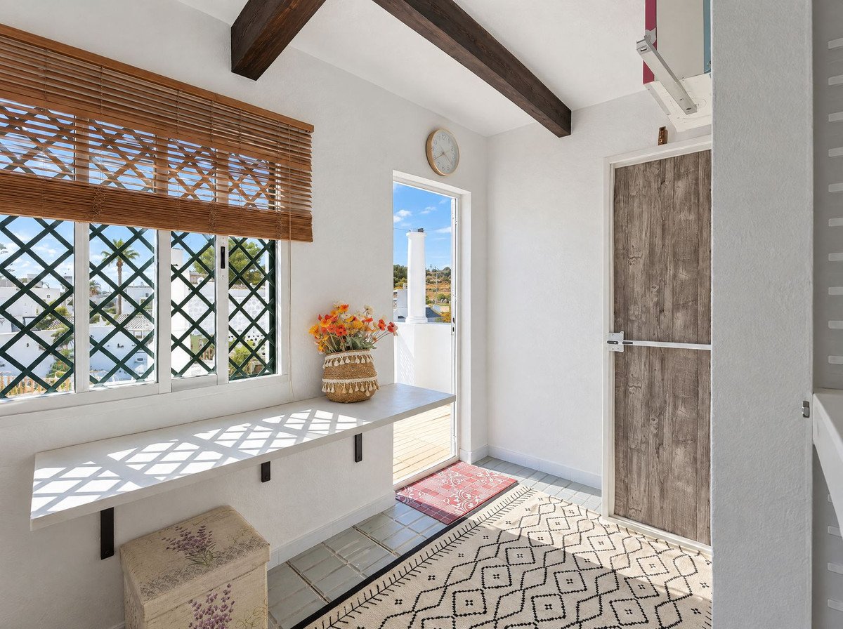 4 Bed Semi-Detached House in Nueva Andalucía