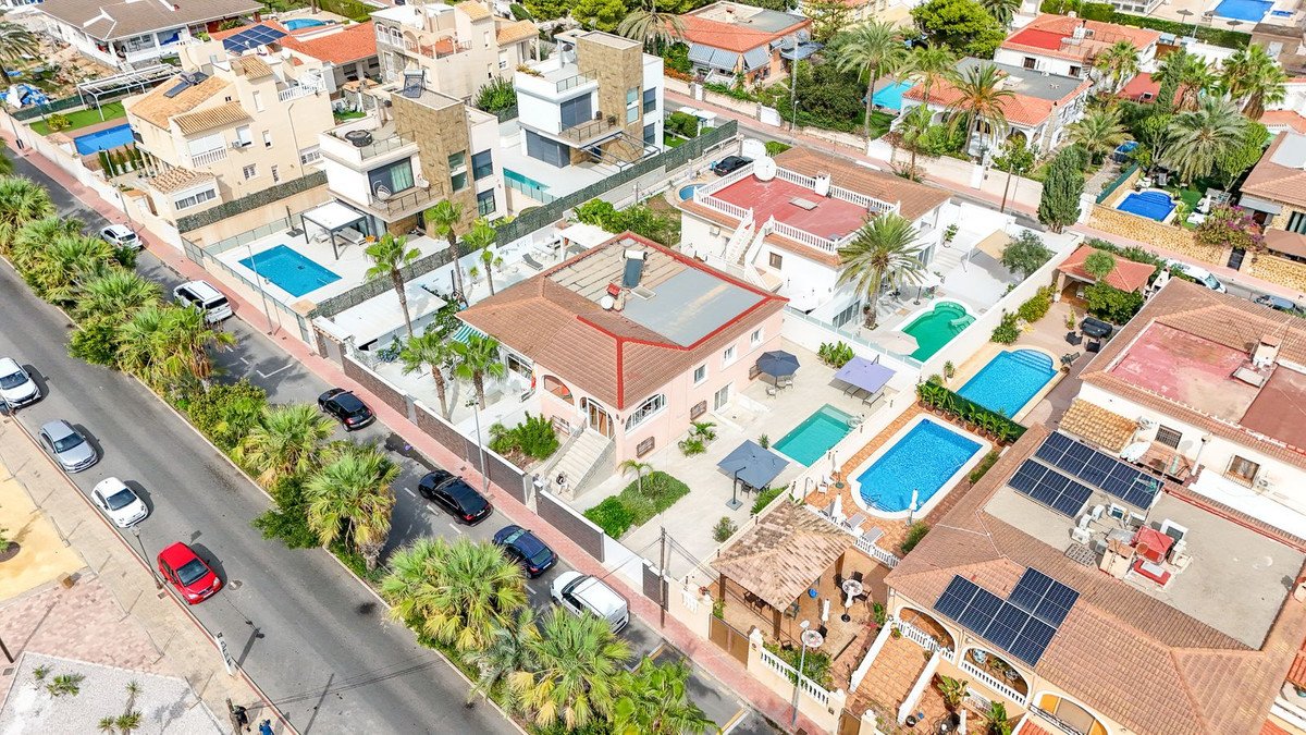 3 Bed Semi-Detached House in Punta Prima