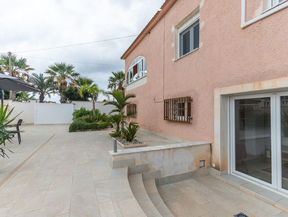 3 Bed Semi-Detached House in Punta Prima