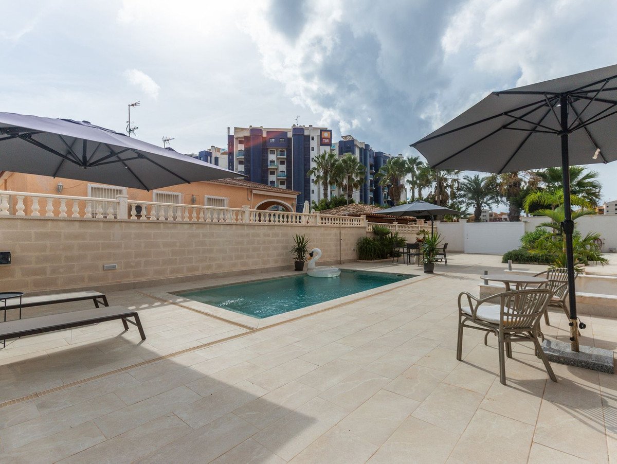 3 Bed Semi-Detached House in Punta Prima
