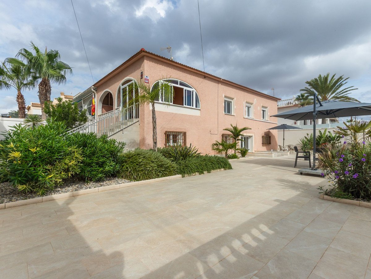 3 Bed Semi-Detached House in Punta Prima