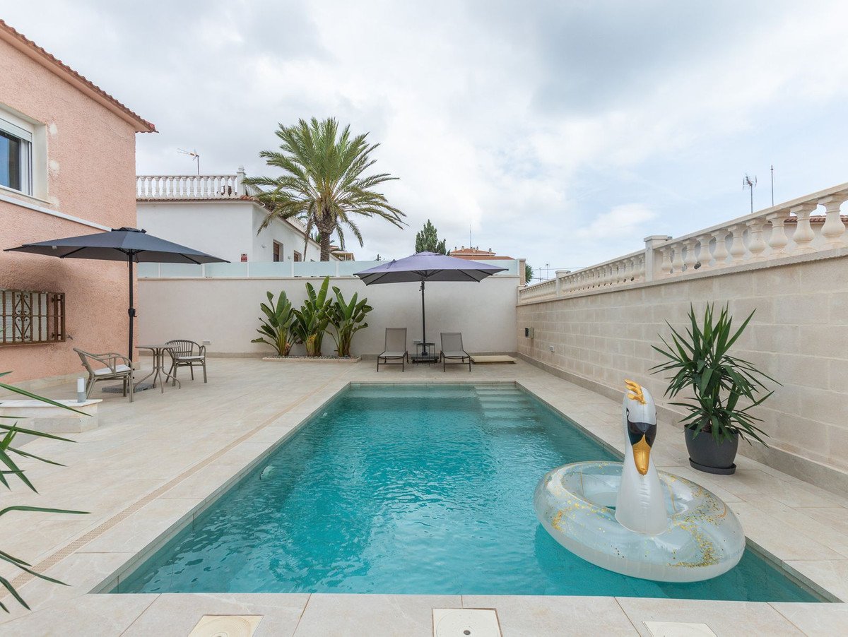 3 Bed Semi-Detached House in Punta Prima