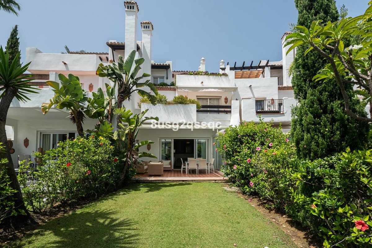4 Bed Semi-Detached House in Costalita