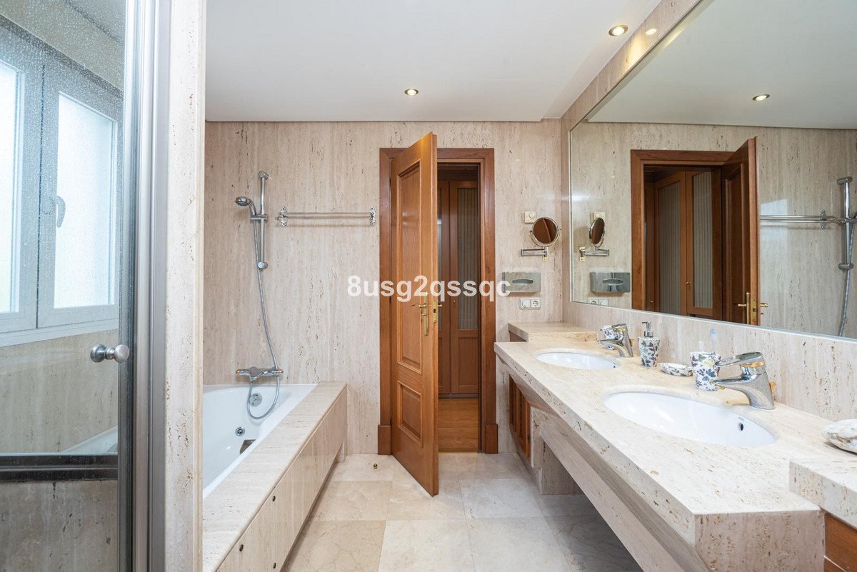 4 Bed Semi-Detached House in Costalita