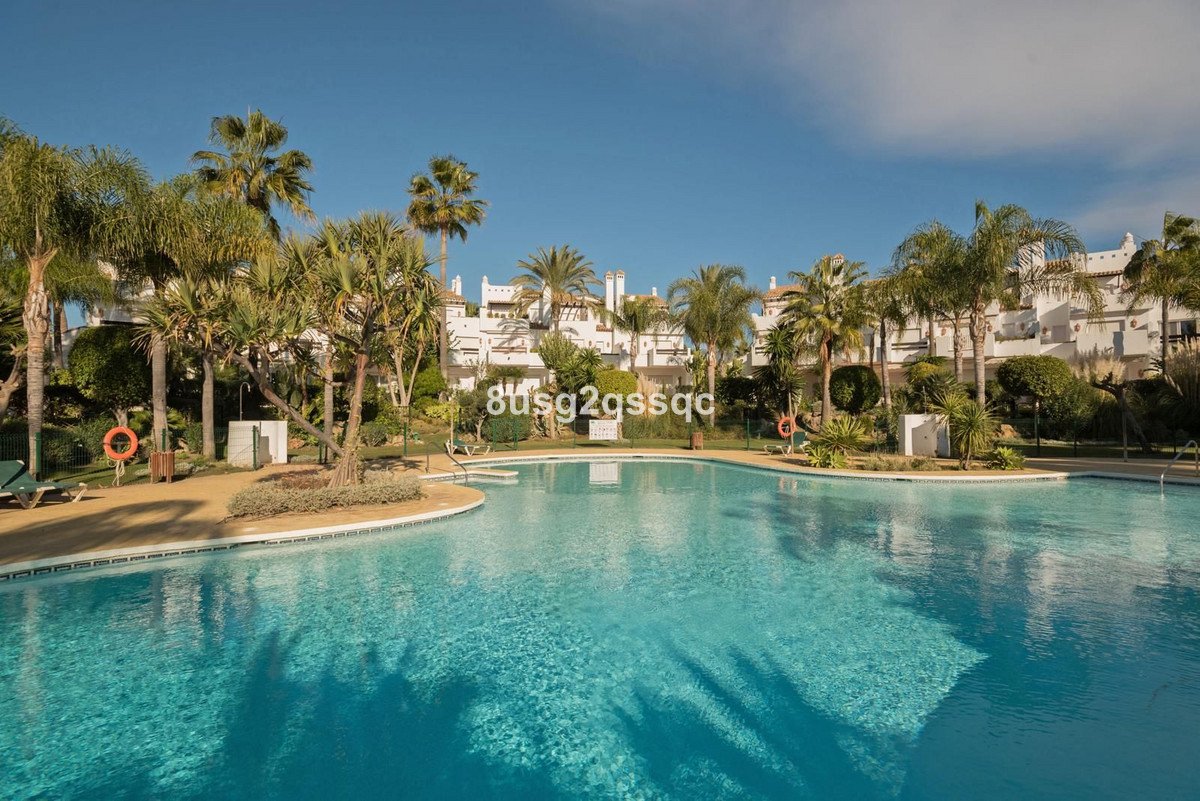4 Bed Semi-Detached House in Costalita