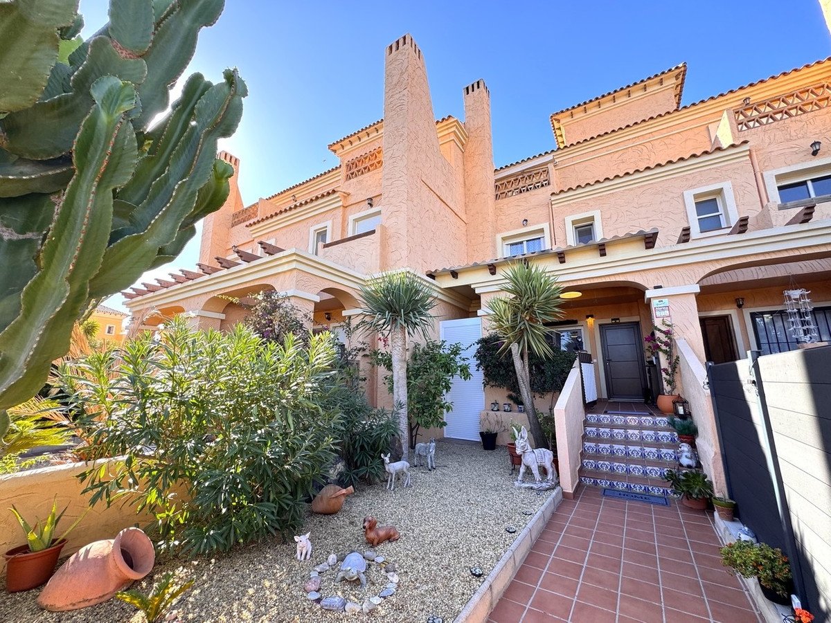 3 Bed Duplex in Valle del Este Golf