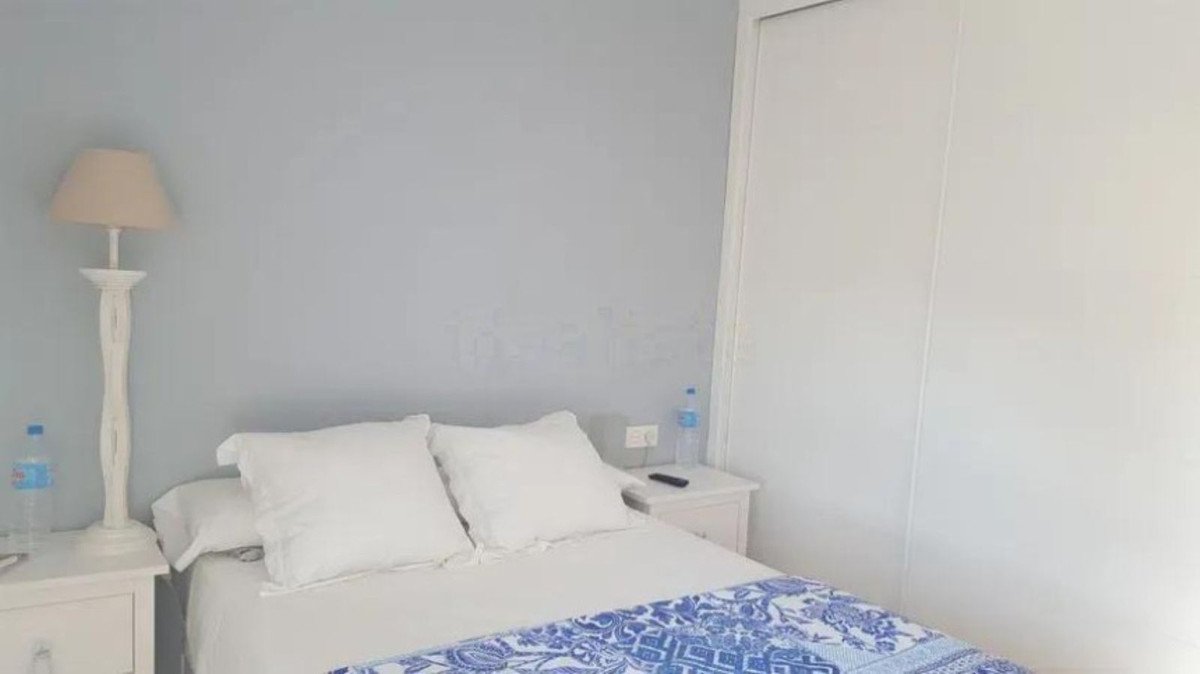 1 Bed Middle Floor Apartment in Nueva Andalucía