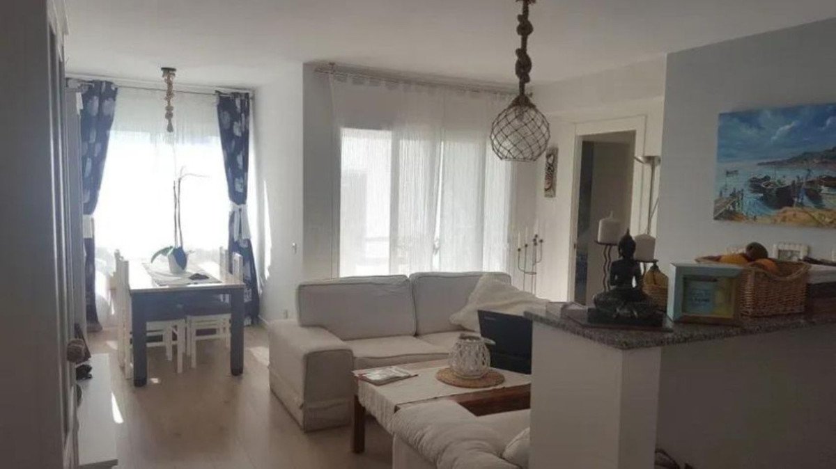 1 Bed Middle Floor Apartment in Nueva Andalucía
