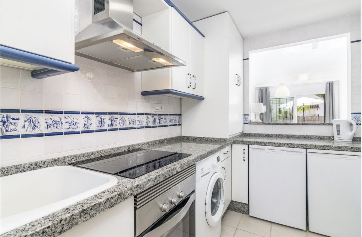 2 Bed Ground Floor Apartment in Nueva Andalucía