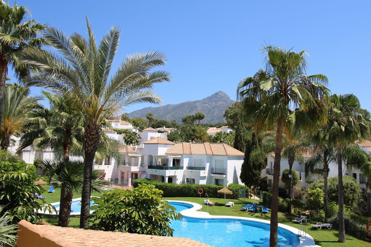 2 Bed Ground Floor Apartment in Nueva Andalucía