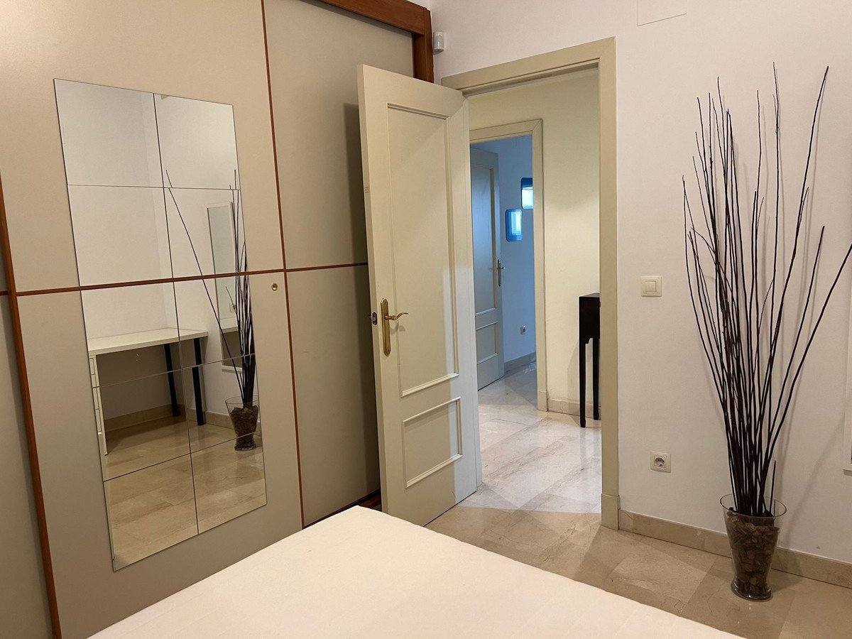 3 Bed Middle Floor Apartment in Nueva Andalucía
