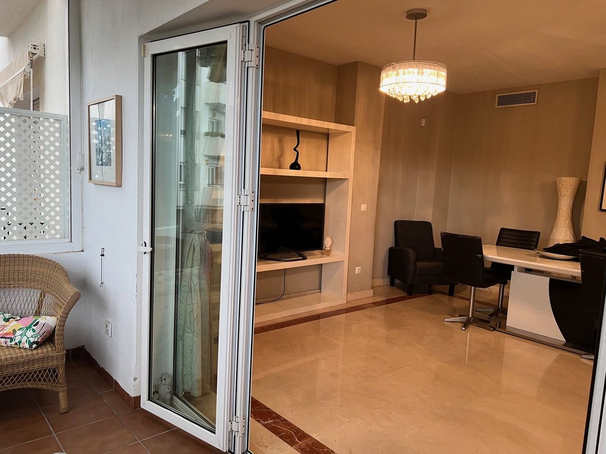3 Bed Middle Floor Apartment in Nueva Andalucía
